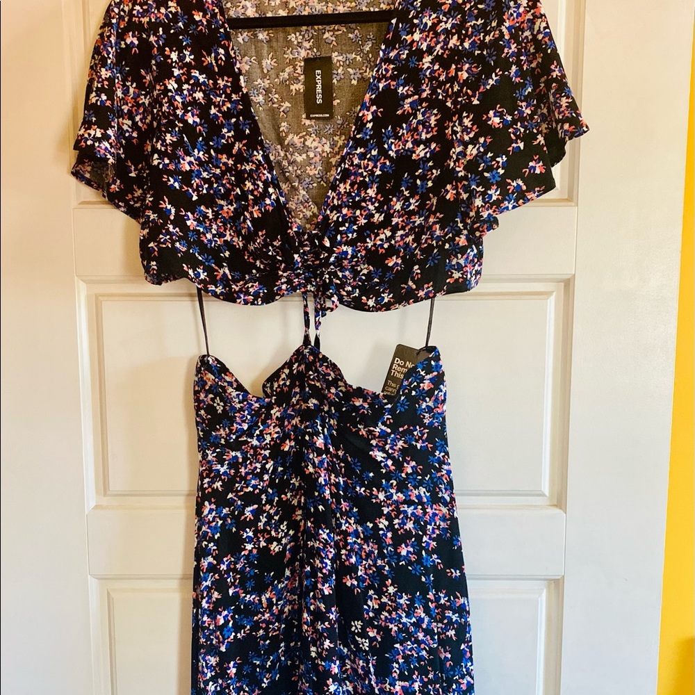 Two-piece flowing floral dress!